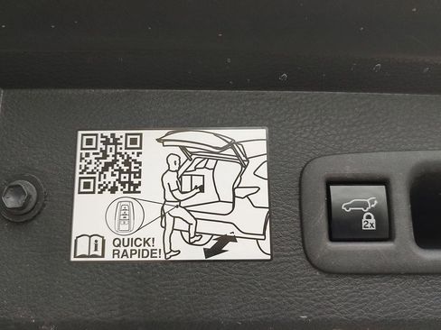 Used 2021 Toyota Sienna XLE image 24