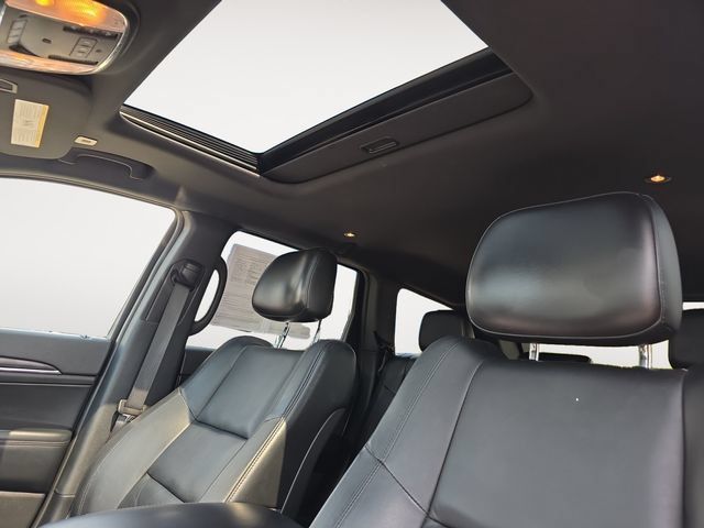 Used 2022 Jeep Grand Cherokee Limited AWD/4WD image 32