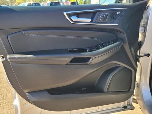 Used 2019 Ford Edge Titanium AWD/4WD image 18