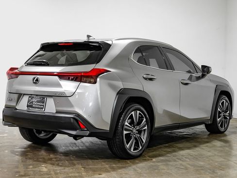 Used 2019 Lexus UX 200 w/ Premium Package FWD image 8
