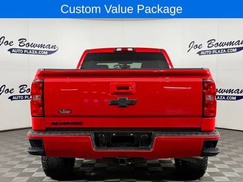 Used 2018 Chevrolet Silverado 1500 Custom w/ Custom Value Package image 7