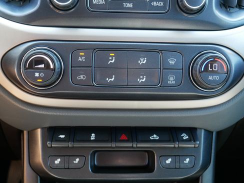 Used 2018 Chevrolet Colorado Z71 AWD/4WD image 23