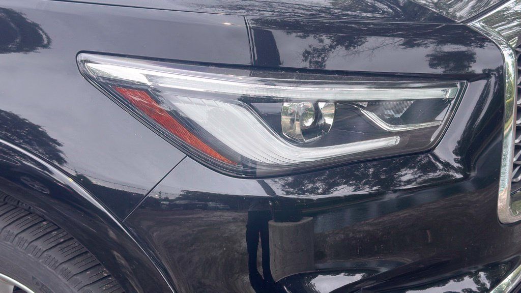 Used 2019 INFINITI QX80 Luxe w/ 22" Wheel Package AWD/4WD image 2