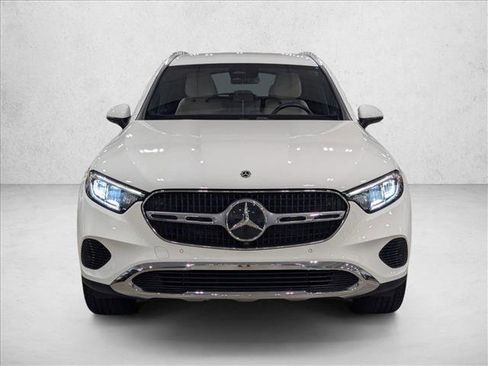 Used 2026 Mercedes-Benz GLC 300 image 2