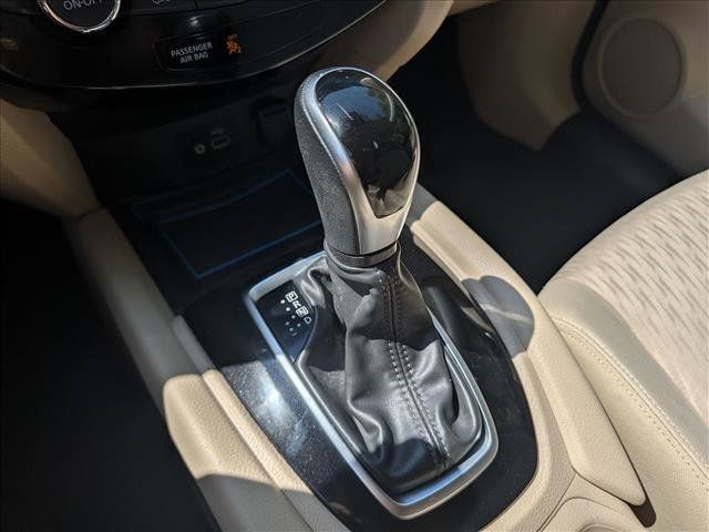 Used 2020 Nissan Rogue SV FWD image 31