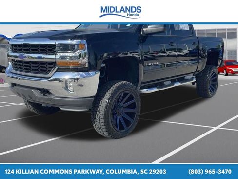 Used 2018 Chevrolet Silverado 1500 LT w/ All Star Edition AWD/4WD image 3