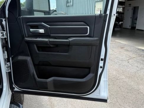 Used 2025 RAM 2500 Big Horn AWD/4WD image 13