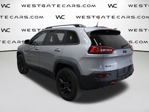 Used 2016 Jeep Cherokee Trailhawk image 5