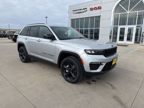 New 2025 Jeep Grand Cherokee Limited w/ Black Appearance Package image 2