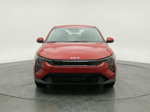 Used 2025 Kia K4 LXS image 2