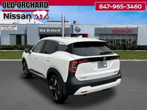 Used 2025 Nissan Kicks SR w/ Interior Electronics Package AWD/4WD image 8
