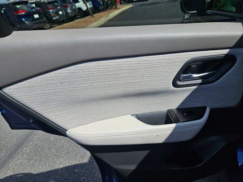 Used 2021 Nissan Rogue SV FWD image 9