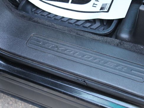 Used 2013 Ford Explorer XLT image 26