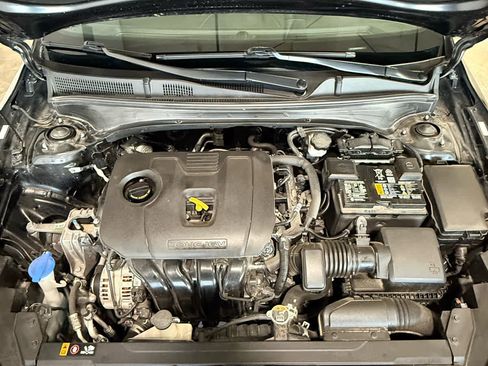 Used 2024 Kia Forte LXS image 12