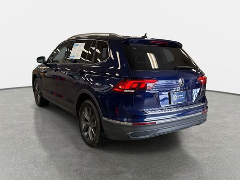 Certified 2022 Volkswagen Tiguan SE image 7