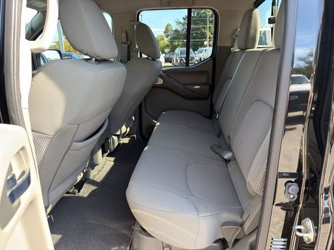 Used 2020 Nissan Frontier SV AWD/4WD image 25
