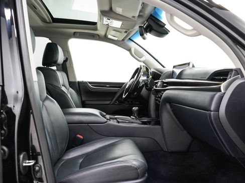 Used 2018 Lexus LX 570 4WD image 13