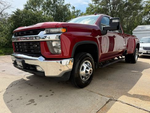 Used 2022 Chevrolet Silverado 3500 LT w/ Convenience Package AWD/4WD image 4