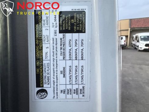 Used 2016 Mercedes-Benz Sprinter 2500 image 21