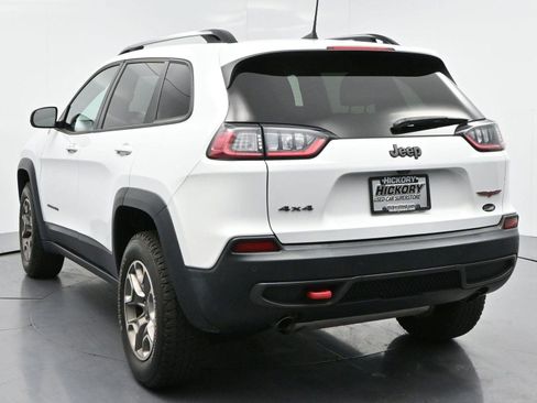 Used 2022 Jeep Cherokee Trailhawk w/ Premium Leather Package AWD/4WD image 5