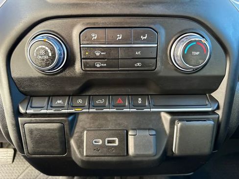 Used 2022 Chevrolet Silverado 1500 Custom image 32