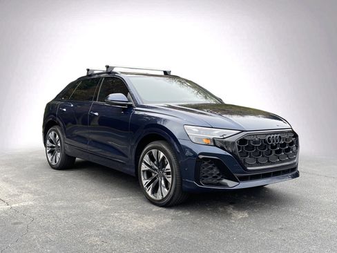 Used 2025 Audi Q8 Premium Plus image 2