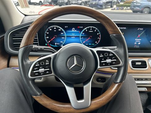 Used 2022 Mercedes-Benz GLS 450 4MATIC image 18