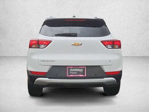 Used 2024 Chevrolet TrailBlazer LT w/ LT Cold Weather Package FWD image 7