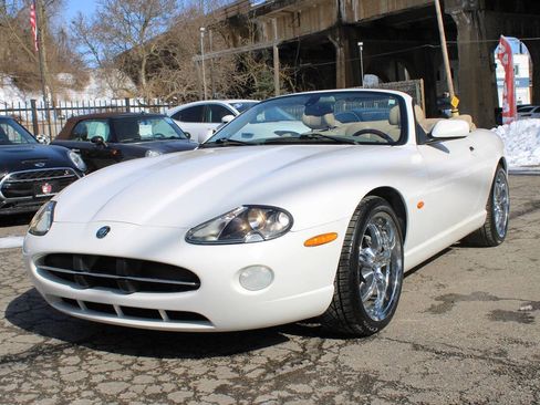 Used 2005 Jaguar XK8 XK8 2dr Convertible image 3