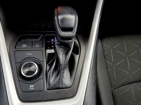 Used 2023 Toyota RAV4 AWD Hybrid image 28