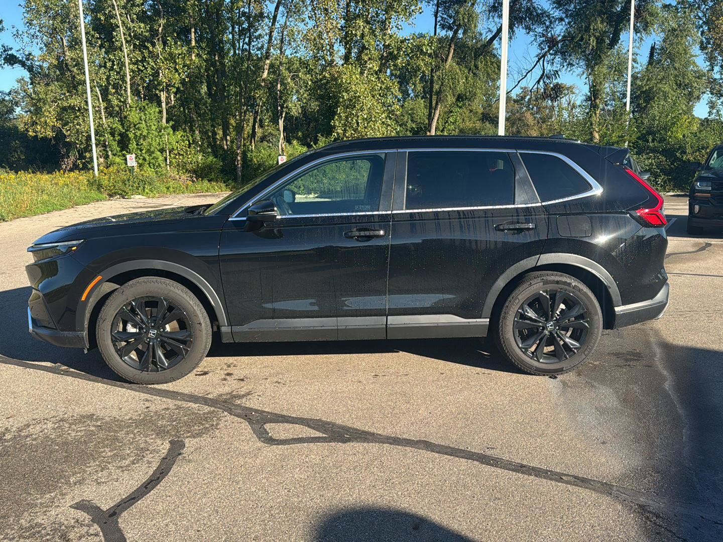 Used 2025 Honda CR-V Sport Touring image 2