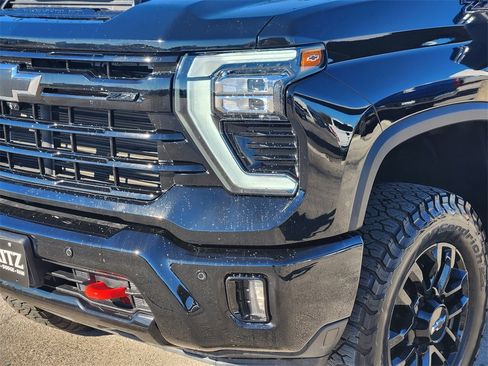 Used 2025 Chevrolet Silverado 2500 LT w/ Trail Boss Package image 9