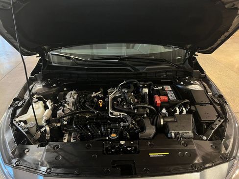 Used 2025 Nissan Altima 2.5 SV image 32