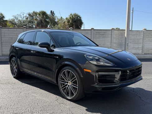 Certified 2023 Porsche Cayenne Turbo S image 7