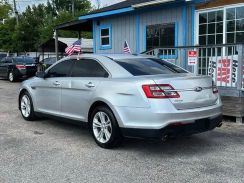 Used 2014 Ford Taurus SEL image 8