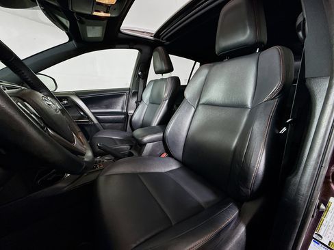 Used 2018 Toyota RAV4 SE w/ Advanced Technology Package AWD/4WD image 11