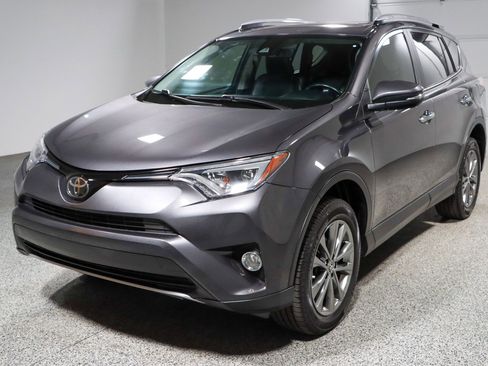 Used 2018 Toyota RAV4 Limited FWD image 32