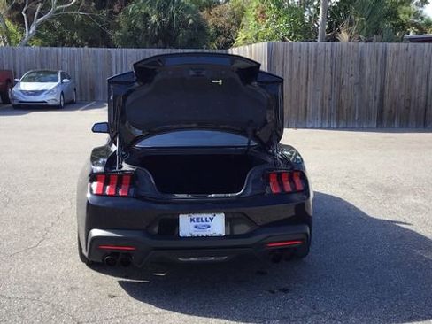 Certified 2024 Ford Mustang Coupe image 9