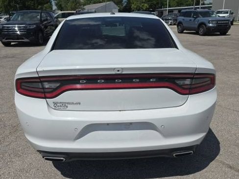Used 2022 Dodge Charger SXT w/ Leather Interior Group RWD image 5