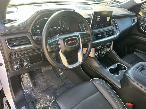 Used 2024 GMC Yukon SLT image 9