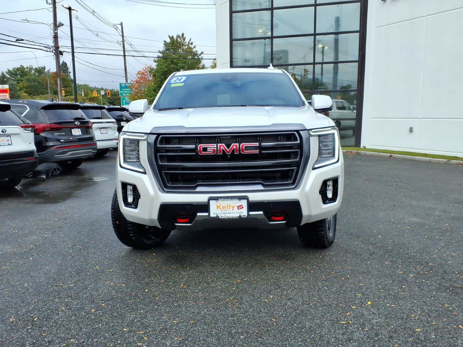 Used 2024 GMC Yukon AT4 w/ AT4 Premium Plus Package AWD/4WD image 2
