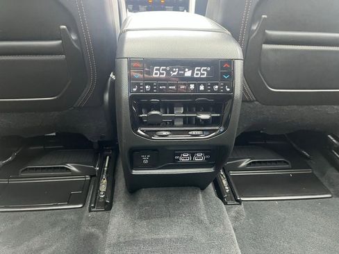 Used 2025 Jeep Grand Cherokee L Summit AWD/4WD image 17