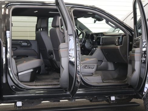 Used 2024 GMC Sierra 3500 AT4 w/ AT4 Premium Plus Package AWD/4WD image 33