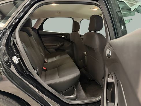 Used 2018 Ford Focus SE image 26