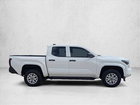 Used 2025 Toyota Tacoma SR image 4