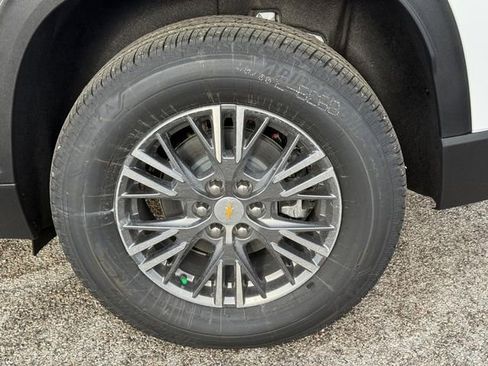 New 2026 Chevrolet Traverse LT image 4