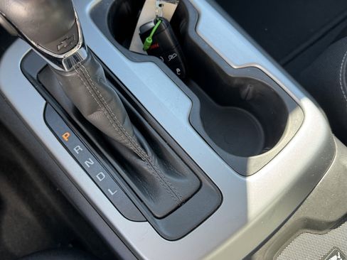 Used 2022 Chevrolet Colorado ZR2 w/ LPO, Door Decal Package image 24