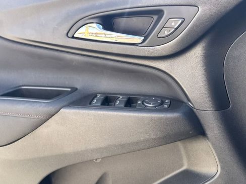 Used 2022 Chevrolet Equinox RS w/ RS Leather Package image 27