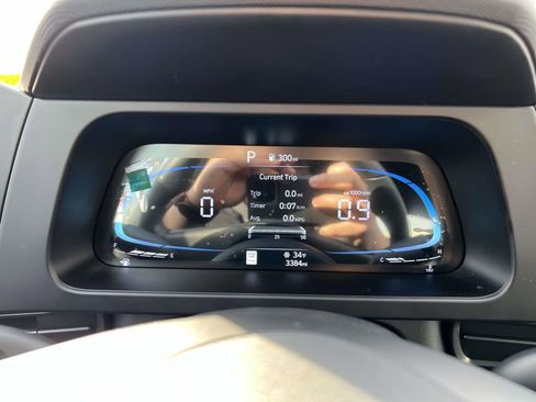 Used 2025 Hyundai Elantra Sport image 25