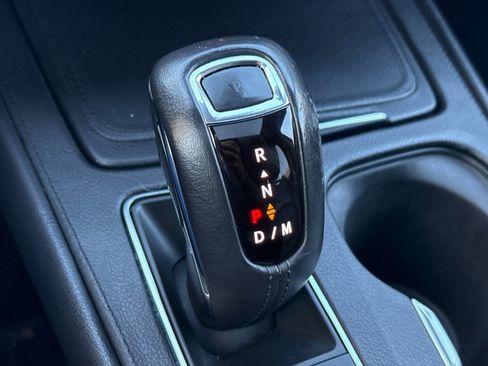 Used 2019 Cadillac XT4 Premium Luxury w/ Enhanced Visibility Package image 16